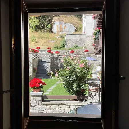 アパート Alpine Chic Retreat