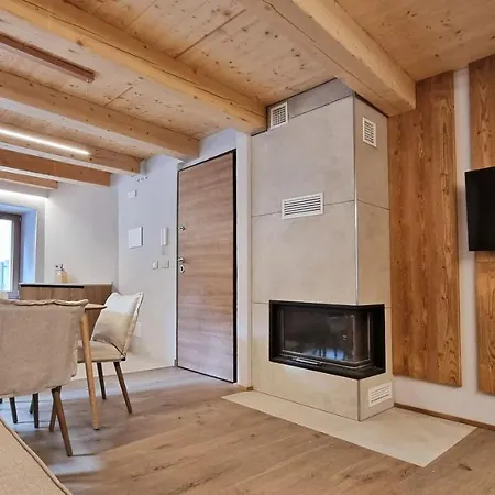 Alpine Chic Retreat クールマイユール